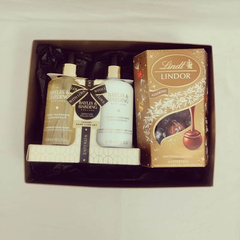 Luxury Sweet Mandarin Hand Care & Assorted Lindt Lindor Chocolate Gift Hamper