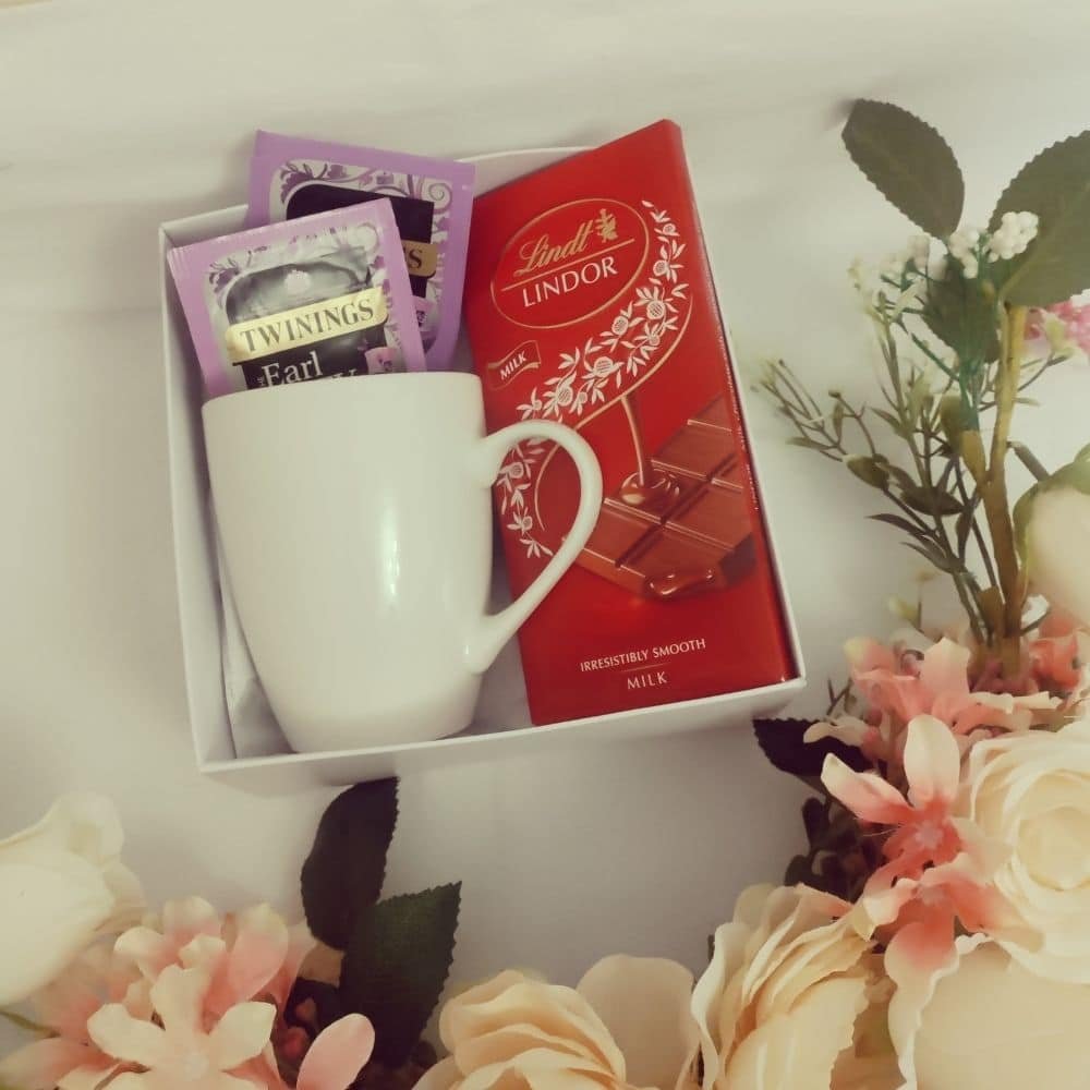 Twinings Earl Grey, Lindt Lindor & Mug Gift Set