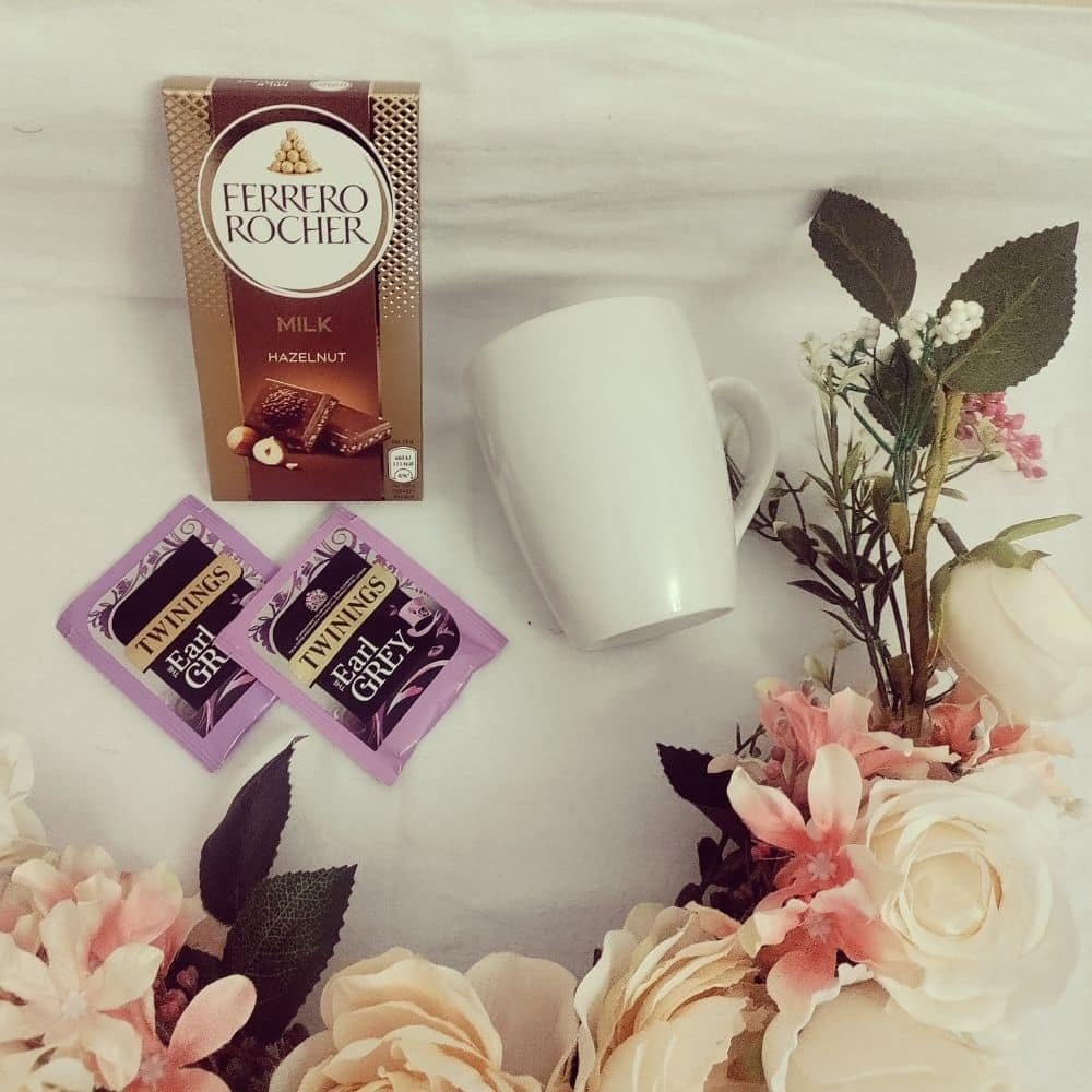 Twinings Earl Grey, Ferrero Rocher & Mug Gift Set
