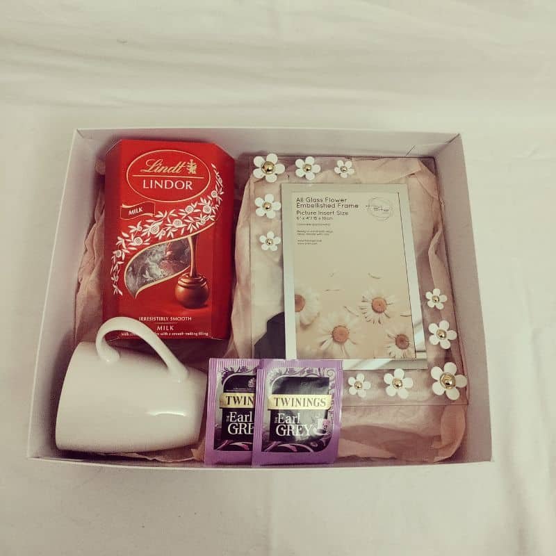 Lindt Milk Chocolate, Tea & Floral Photo Frame Gift Box