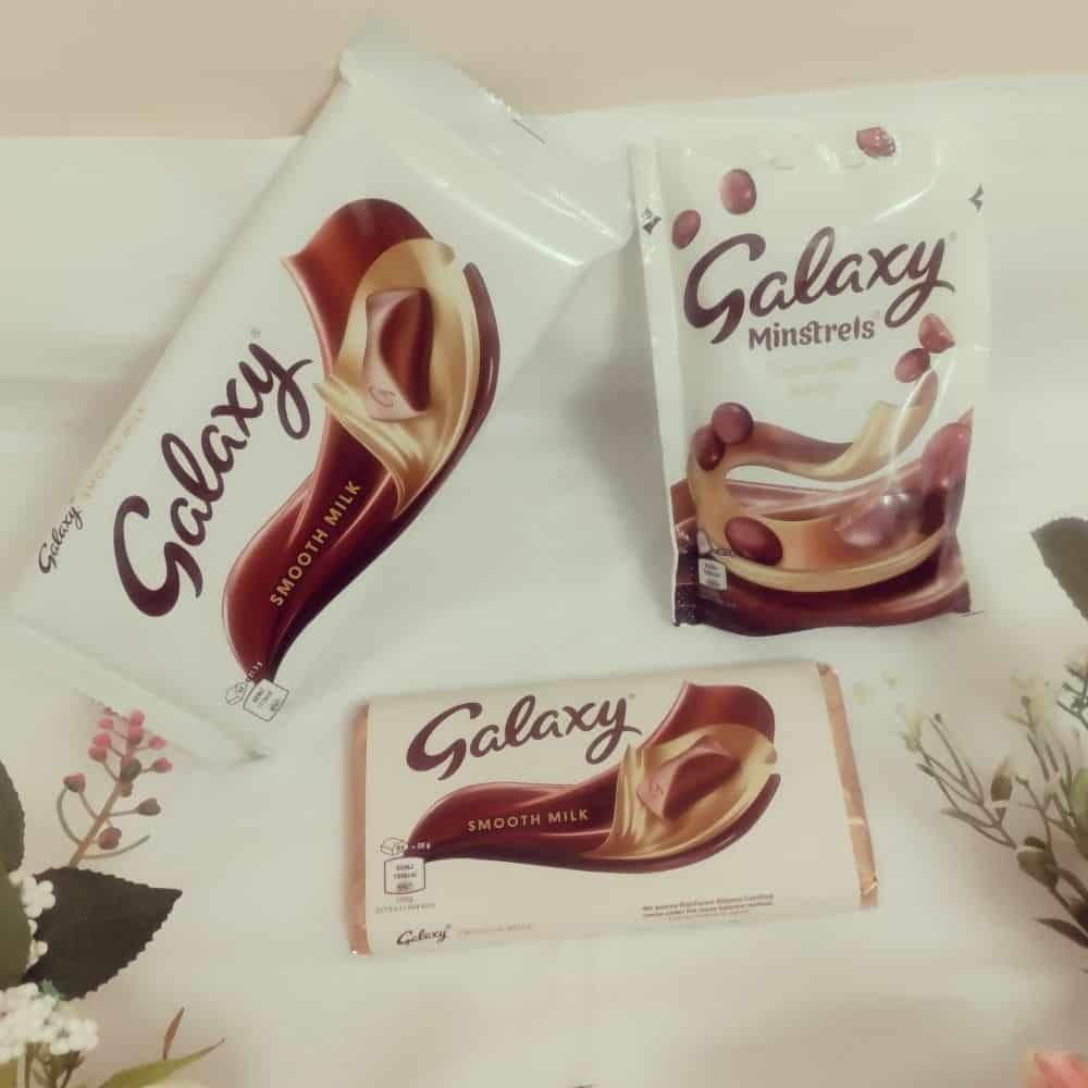 Galaxy Smooth Milk & Minstrels Chocolate Gift Set - Image 2